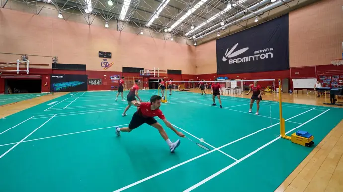 Unir y fesba crean un laboratorio salival innovador para mejorar el rendimiento del bádminton en