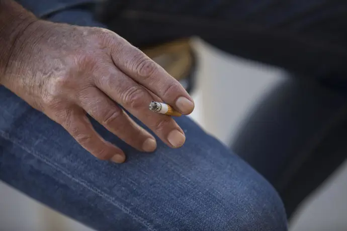 Los principales factores de riesgo prevenibles vinculados al cáncer son el tabaco, el alcohol y la