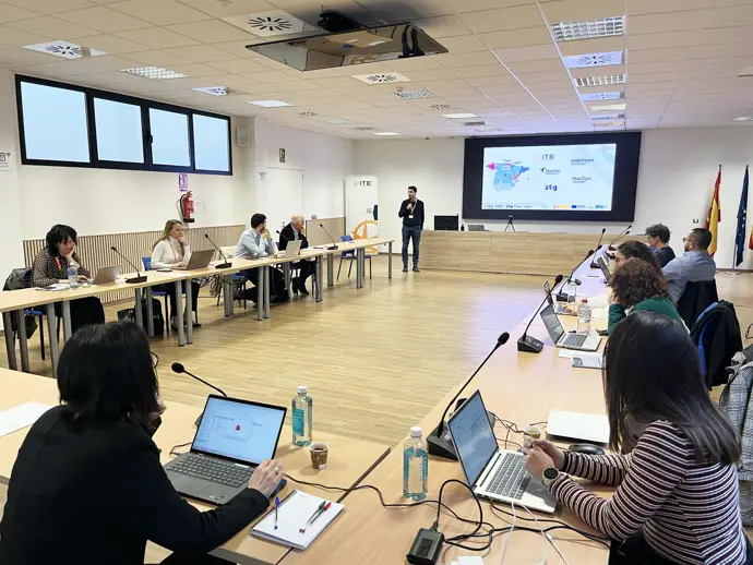 Surge R5DES, una red de excelencia en colaboración tecnológica para el sistema energético.