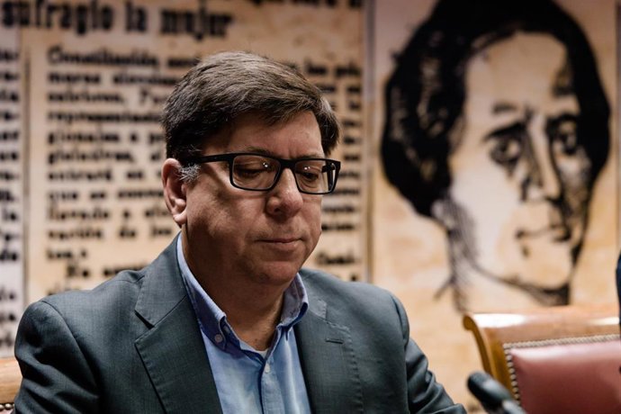 El exdirigente socialista Paco Salazar comparece durante la Comisi&oacute;n de Investigaci&oacute;n del &lsquo;caso Koldo&rsquo;, en el Senado, a 5 de febrero de 2026, en Madrid (Espa&ntilde;a). La comisi&oacute;n de investigaci&oacute;n del Senado sobre el 'caso Koldo' interroga al exdirigente social