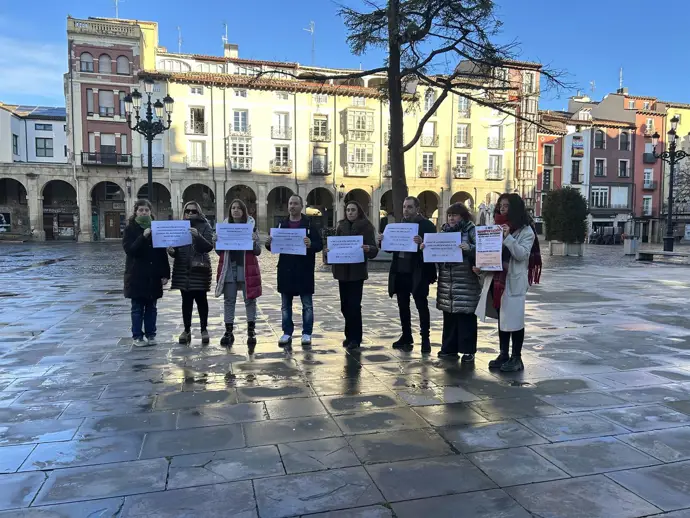 el profesorado interino fija sus límites en una protesta al considerar insuficiente la última