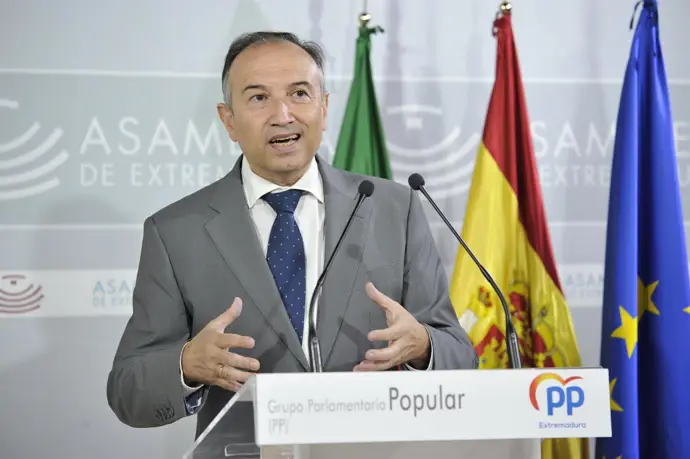 El PP elige a Laureano León como senador autonómico por Extremadura y desestima a Vox