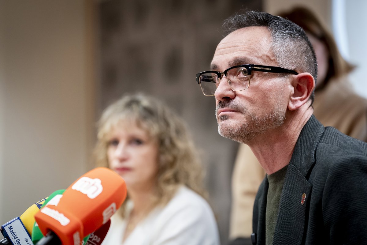 El alcalde de Móstoles denuncia una "campaña de desprestigio" y acusa a la exedil de "chantaje