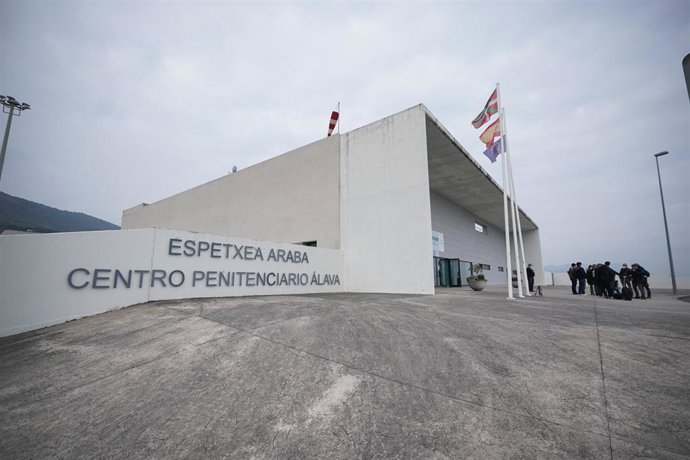 Archivo - Entrada del centro penitenciario &Aacute;lava