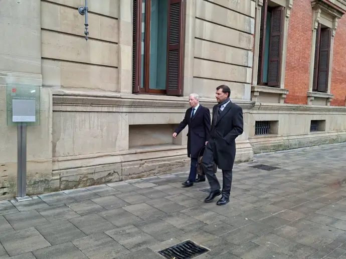 Entrecanales no se presenta en el parlamento navarro y Acciona designa a dos nuevos directivos