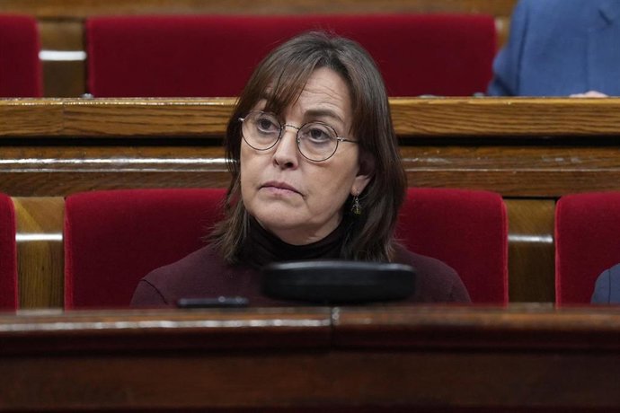 La portavoz del Govern, S&iacute;lvia Paneque, durante un pleno en el Parlament de Catalu&ntilde;a, a 12 de febrero de 2026, en Barcelona, Catalu&ntilde;a (Espa&ntilde;a).