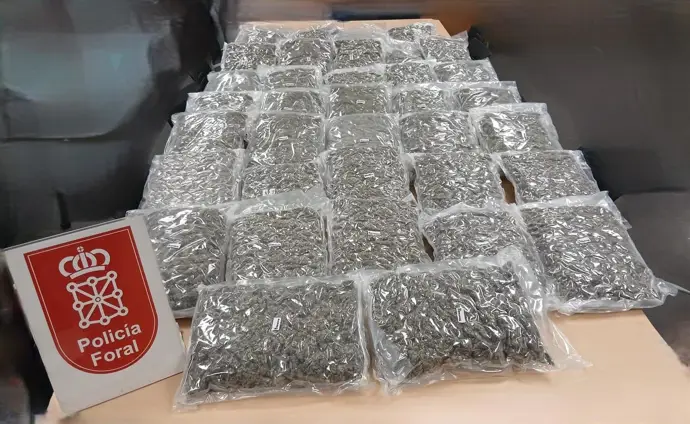 Detienen en Santesteban a un hombre con 14 kilos de marihuana durante un control de tráfico