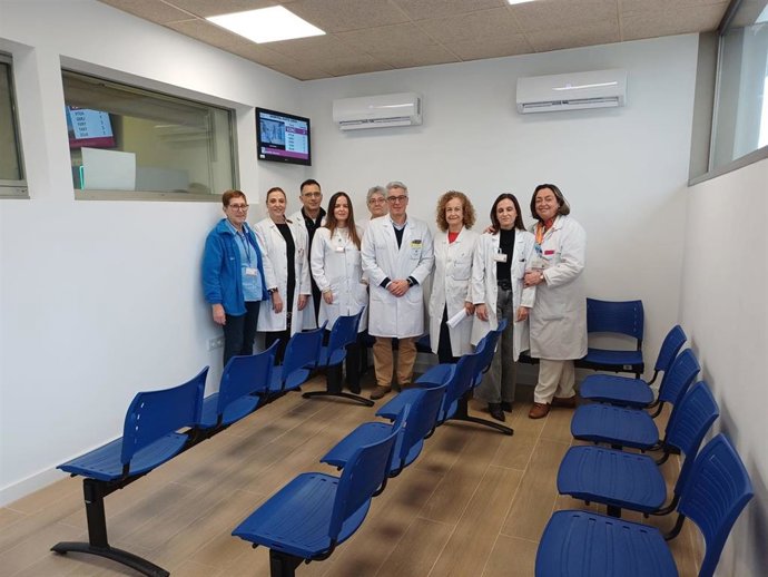 La nueva sala de espera ha sido diseñada siguiendo criterios de accesibilidad, comodidad y humanización de la asistencia sanitaria
