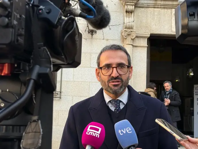 El PSOE acepta el desafío del PP en la región y le pide que retire las enmiendas al Estatuto de