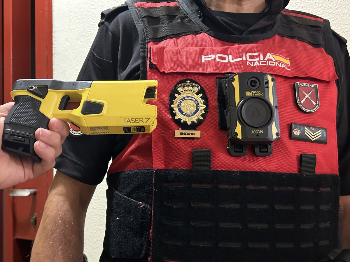 Las autoridades analizan imágenes del hogar del hombre muerto, que presentaba sangre y destrucción