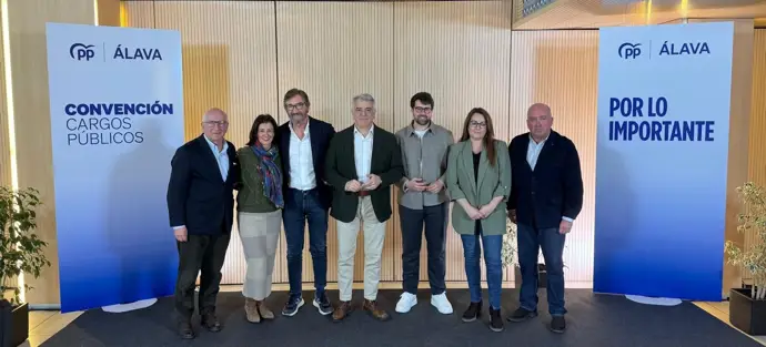 De Andrés advierte al PNV que se pierde la centralidad al aliarse con Otegi para evitar ser