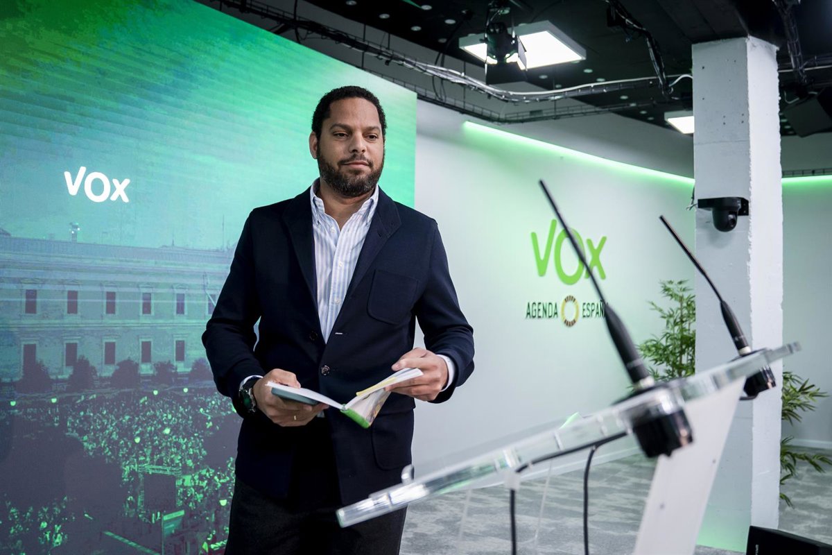 Vox y el PP establecen un nuevo marco de negociación en Extremadura y Aragón: primero programa y