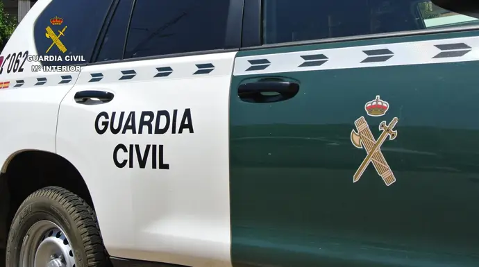 Muere un hombre de 50 años al ser aplastado por una plataforma de elevación en Camuñas