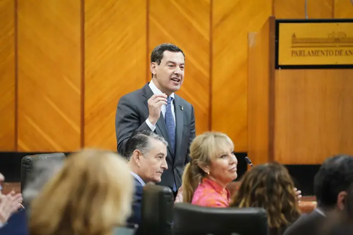 Moreno carga contra Vox en vísperas del 28F por pretender "disolver la autonomía": "¿Para qué