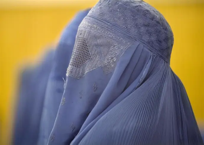 El delegado del Gobierno considera que el debate sobre prohibir el burka y el niqab en el