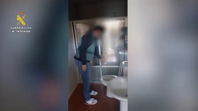 Detenido un empresario de Zafra por supuestamente grabar a sus empleados en el baño