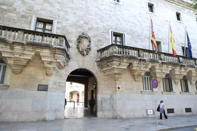 Juicio a siete imputados por narcotráfico y amenazas en Menorca: "Te romperemos las piernas