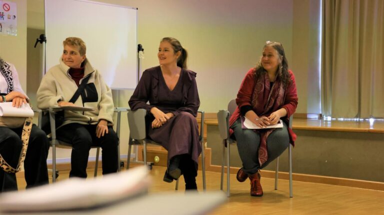 La Comunidad de Madrid facilita el empleo a casi 500 mujeres en riesgo gracias a programas del 0,7%