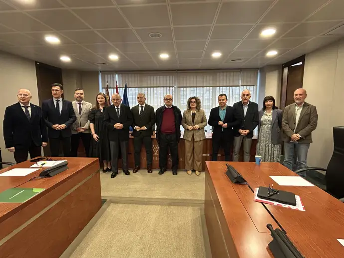 Cabezas alerta sobre una reducción media de 100 hm3 en el trasvase y pregunta por anomalías en