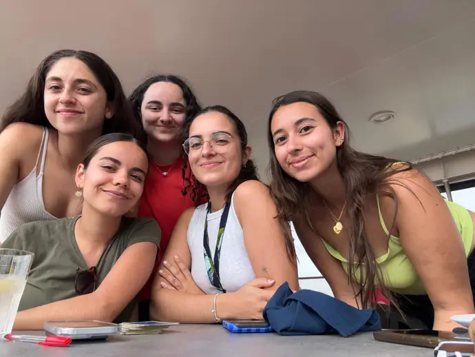 Cinco enfermeras están atrapadas en un crucero en Dubái desde hace tres días y no saben hasta