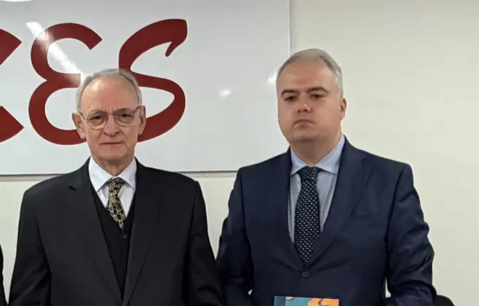 Presidente del CES España apoya la regularización extraordinaria, mientras Murcia solicita su