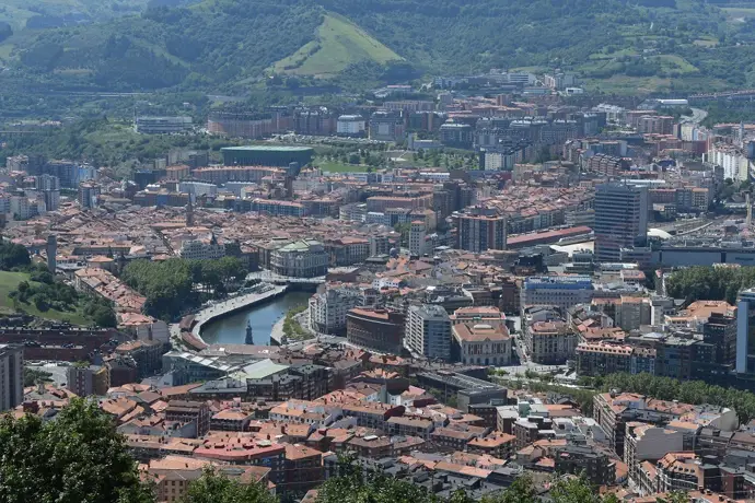 Ayuntamiento de Bilbao recomienda limitar la actividad al aire libre por la presencia de polvo