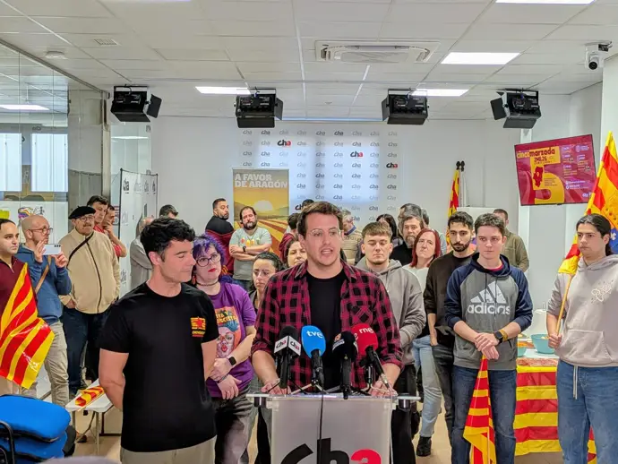 Jorge Pueyo (CHA) respalda el lema del 'No a la guerra': "Aragón es un pueblo de paz