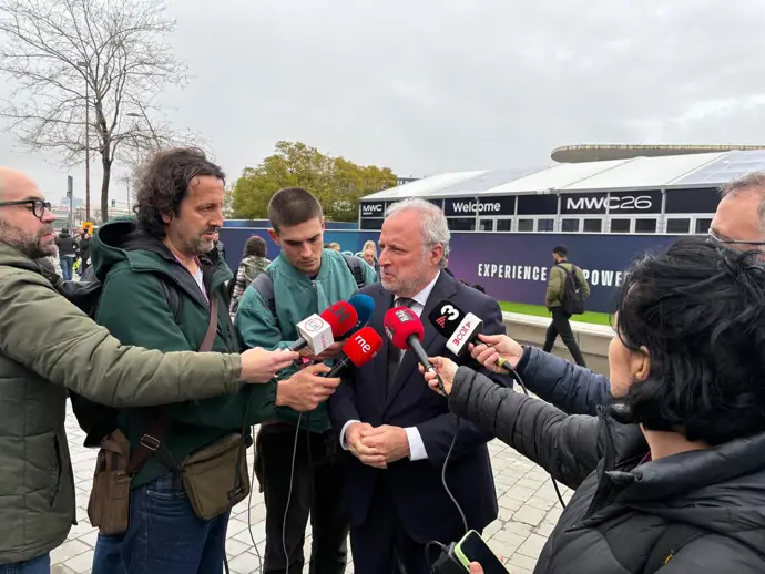 El MWC celebra un éxito al superar los 100.000 asistentes en su última edición.