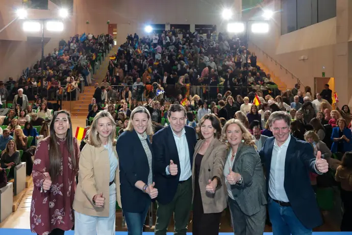 Mañueco impulsa la FP científica para mujeres y programas de salud para mayores de 50 años