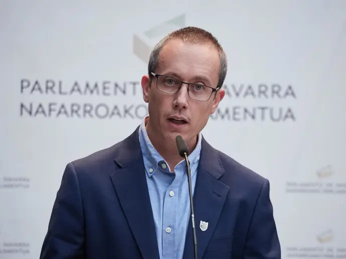 EH Bildu, Geroa Bai y Contigo-Zurekin rechazan recortes en la renta garantizada