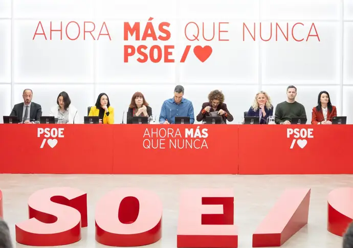 El PSOE responde a Feijóo por su "discurso vacío" y destaca sus problemas en Móstoles y