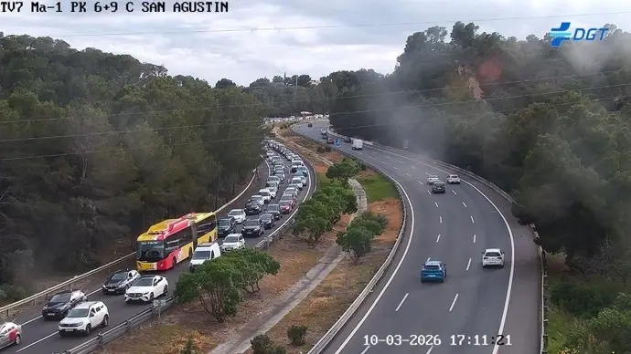 Dos siniestros generan más de diez kilómetros de congestión en la Vía de Cintura y accesos a