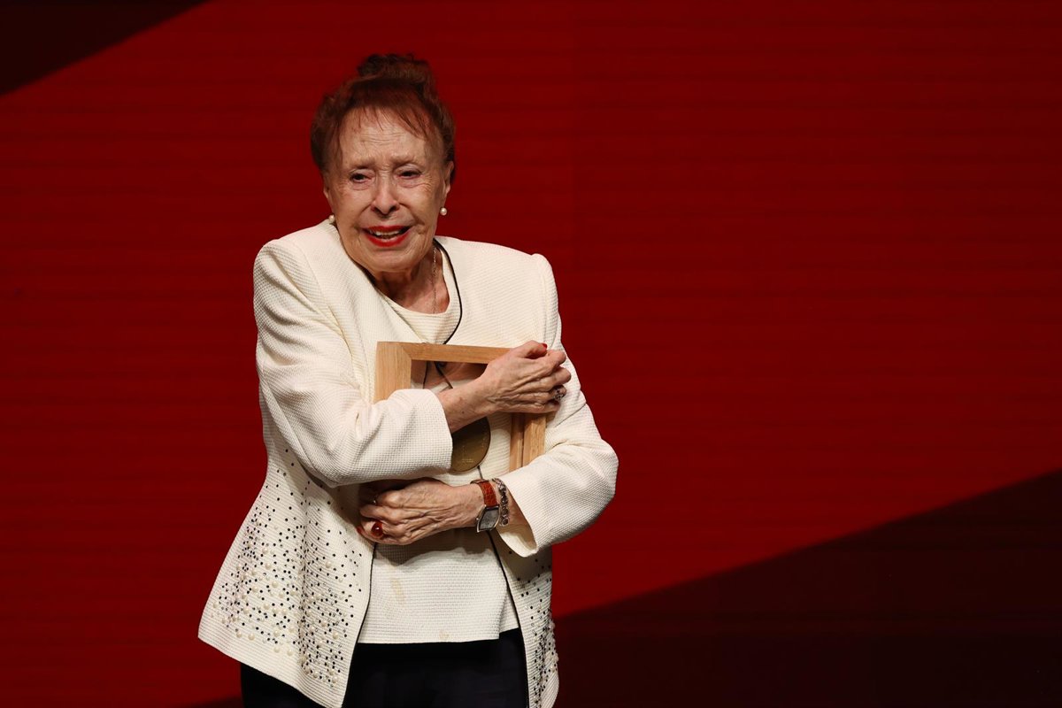 Ayuso y Almeida rinden homenaje a Gemma Cuervo, actriz entrañable para millones de espectadores