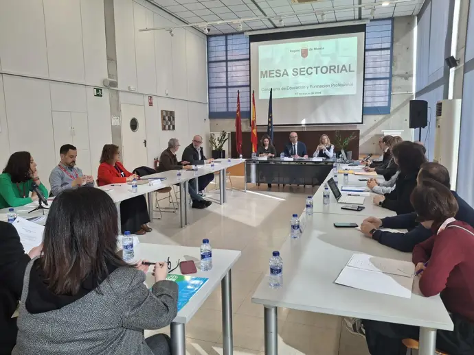 Educación y sindicatos alcanzan un acuerdo sobre interinos que incluye la voluntariedad en
