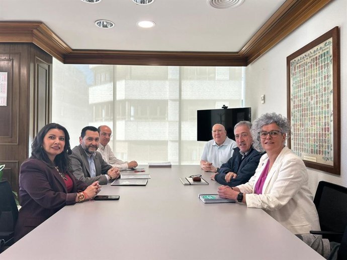Imagen de la reuni&oacute;n sobre Erripaga&ntilde;a entre el Departamento de Cohesi&oacute;n Territorial del Gobierno de Navarra y los alcaldes de Pamplona, Burlada, Valle de Eg&uuml;&eacute;s y Huarte