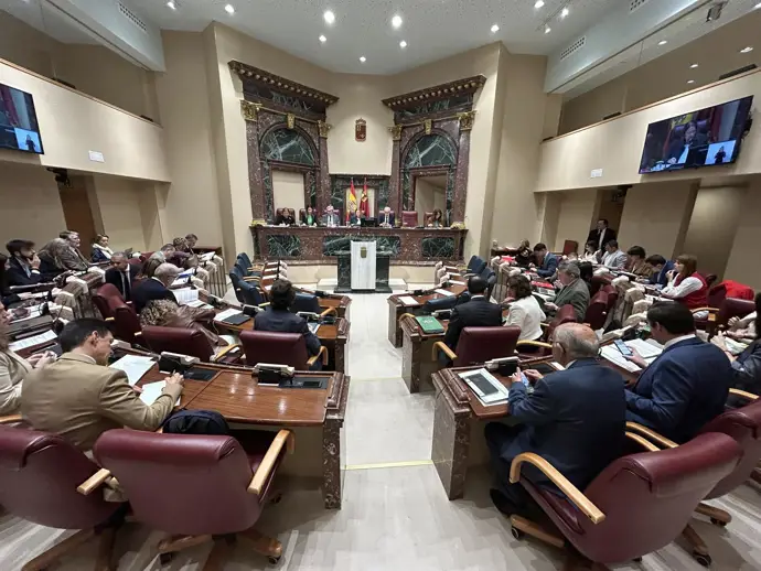 Asamblea aprueba un plan para instalar baños y cambiadores inclusivos en edificios públicos