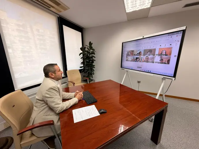 Comunidad y consumidores piden al Ministerio soluciones para reabrir y modernizar la línea