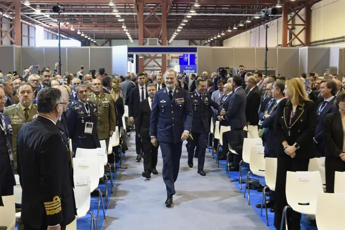 El Rey, la Agencia Europea de Defensa y la OTAN participan en las jornadas BACSI de tecnología