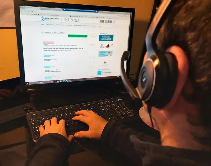 Tenerife sugiere teletrabajar este jueves en sectores no esenciales para limitar la movilidad ante