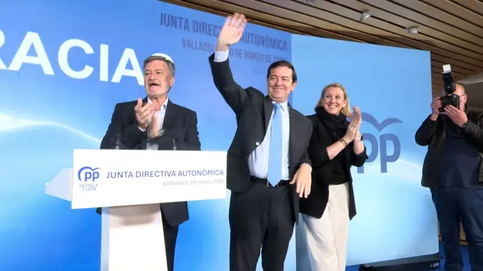 Mañueco propone el plan del PP como base para un gobierno estable sin bloqueos ni espantadas