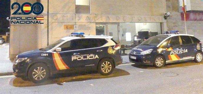 Coches de la Polic&iacute;a Nacional frente a la comisar&iacute;a de Manacor.