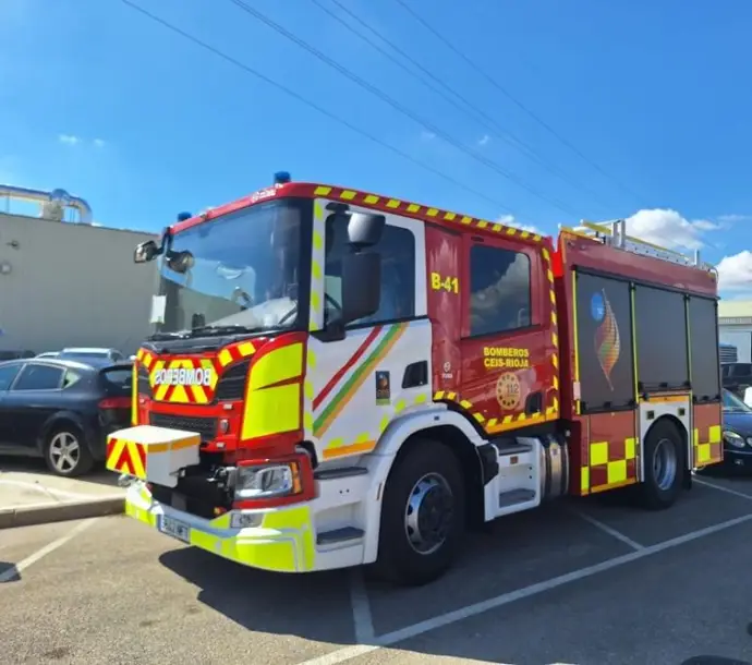 Bomberos del CEIS controlan un incendio en un vertedero en Ausejo tras su rápida intervención