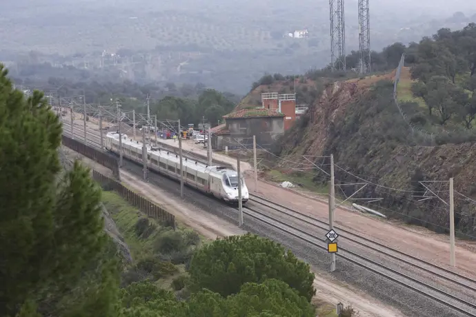 Renfe amplía la conexión Málaga-Madrid en Semana Santa con 51.300 asientos adicionales