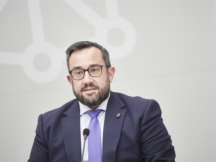 Archivo - El vicepresidente primero y consejero de Presidencia, Igualdad, Función Pública, Javier Remírez, en una imagen de archivo