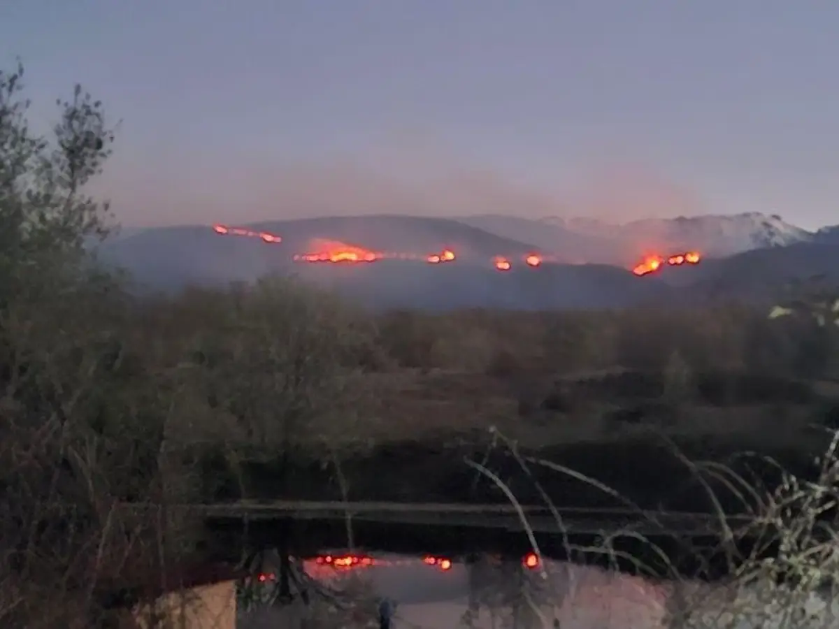 El incendio en Losar de la Vera ya ha devastado alrededor de 600 hectáreas afectadas