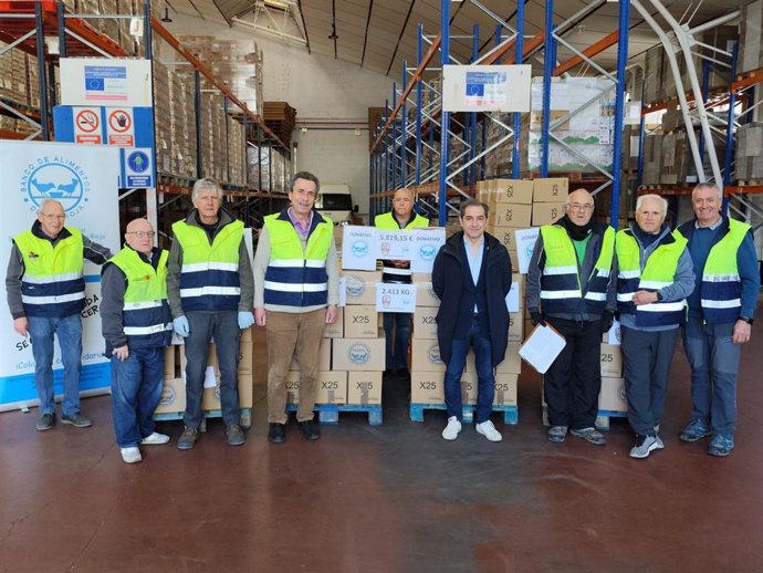 La UD Logro&ntilde;&eacute;s entrega 2.413 kilos de comida y 5.819,15 euros al Banco de Alimentos de La Rioja