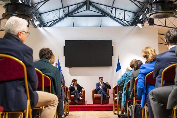 El Lehendakari, Imanol Pradales, en su intervenci&oacute;n en el Senado franc&eacute;s