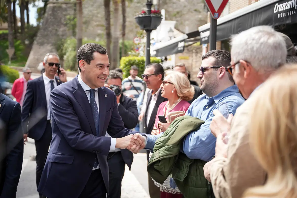 Detenido en Cabra (Córdoba) tras insultar al presidente de la Junta y resistirse a la autoridad
