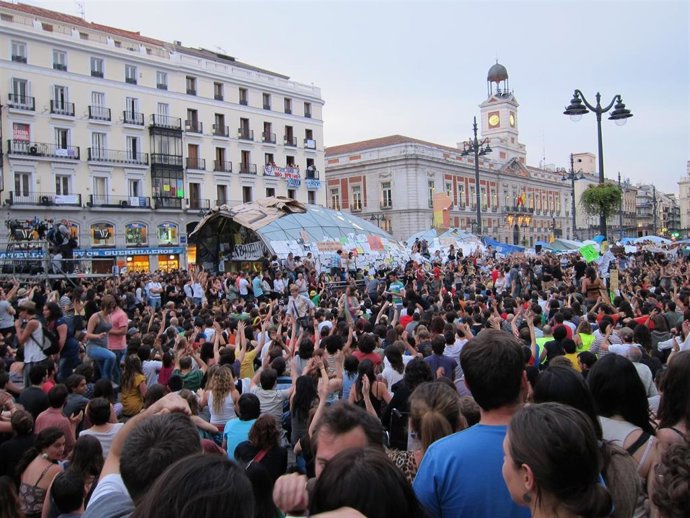 Archivo -     La asamblea general del Movimiento 15M en Madrid ha aprobado por consenso levantar la acampada de la Puerta del Sol el pr&oacute;ximo domingo, 12 de junio, una jornada en la que est&aacute; previsto que se celebre un gran acto reivindicativo en la c&eacute;ntric