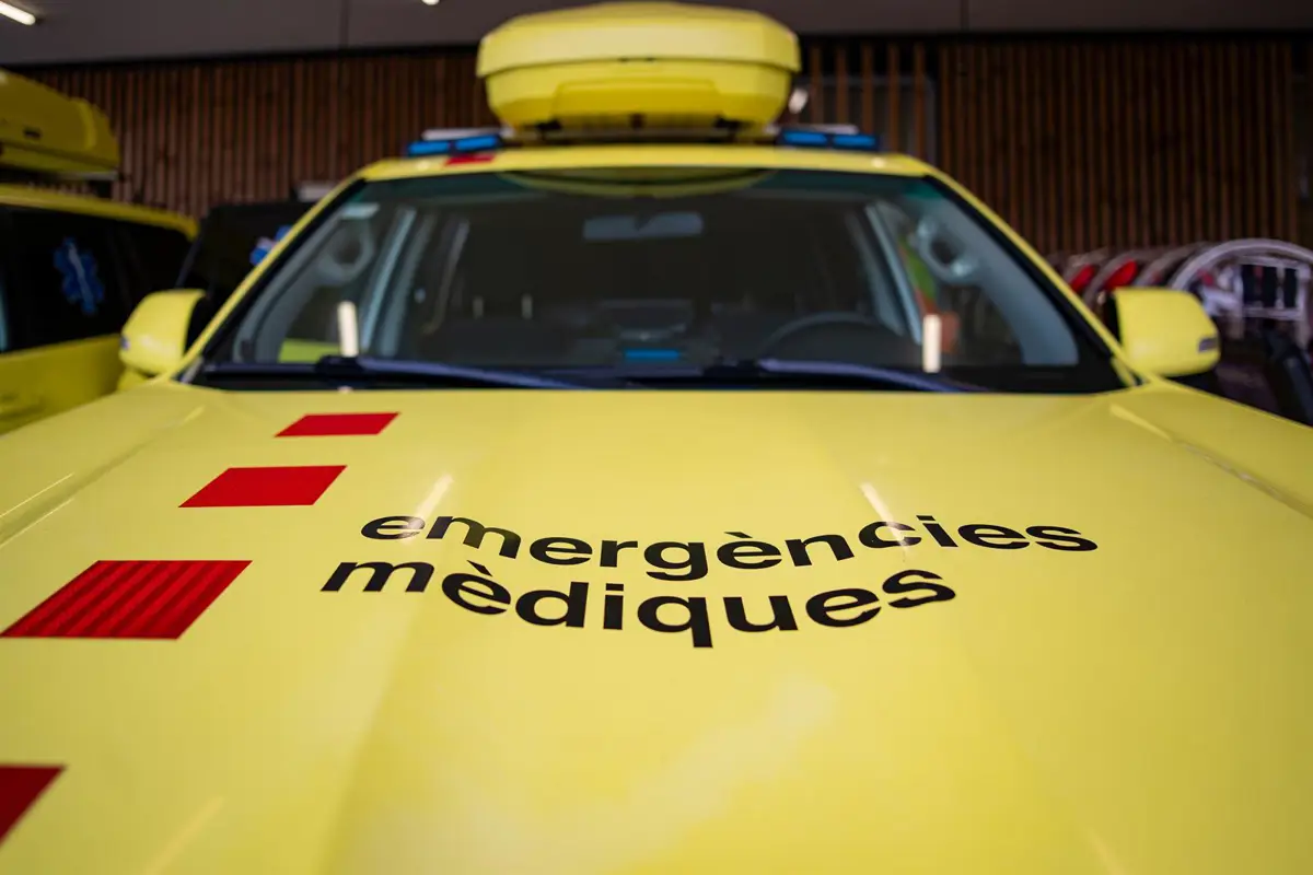 Un hombre se encuentra en estado grave tras un incendio en un edificio de L'Hospitalet de Llobregat
